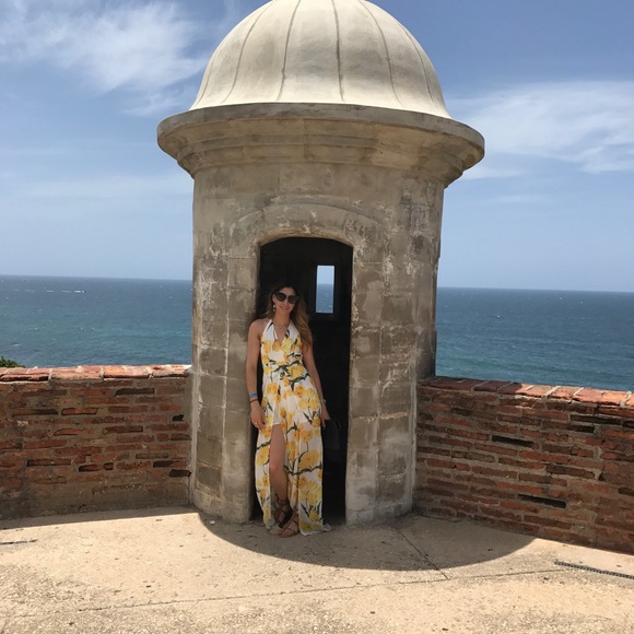 Romper only used once it’s in great conditions - Picture 1 of 2